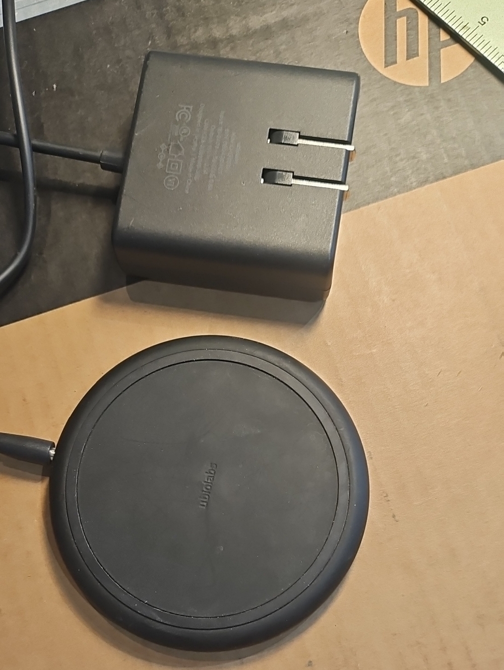 Anker Black Wireless Charging Pad - Fast Qi Charger